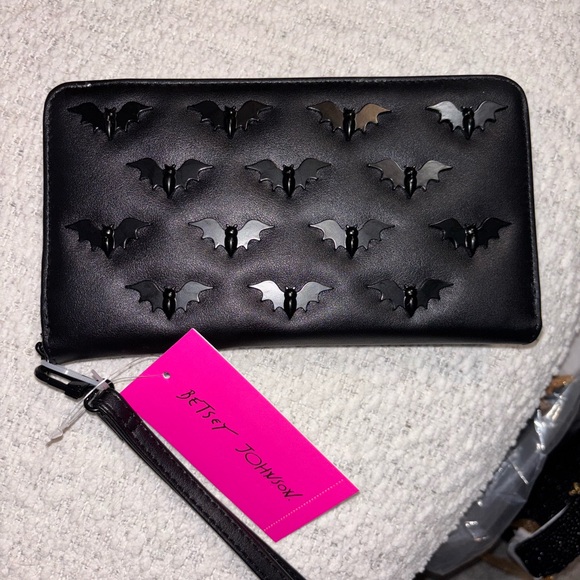 Betsey Johnson Black Bat Wristlet - Picture 1 of 3